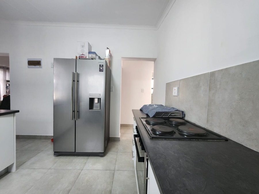 2 Bedroom Property for Sale in Pacaltsdorp Western Cape